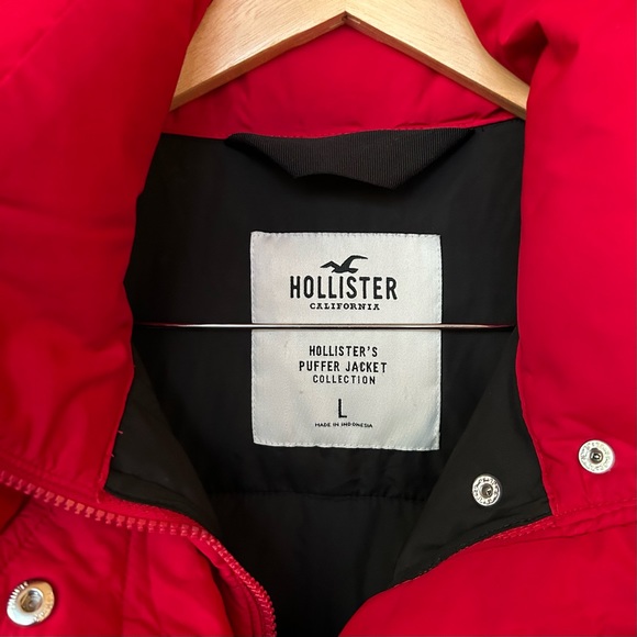 Hollister - Red Puffer Jacket - Large - Picture 3 of 8
